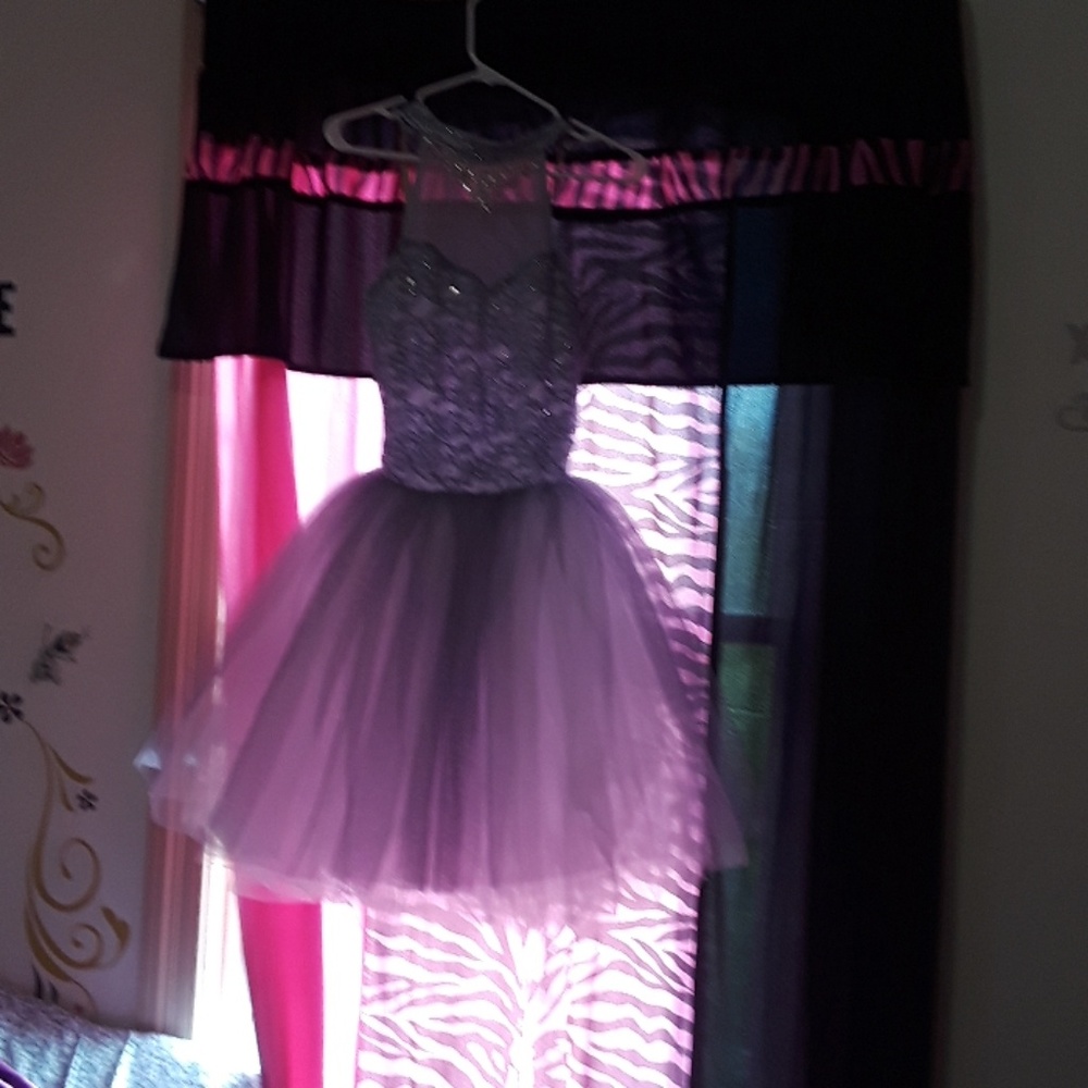 Dresses - Picture 6 of 7